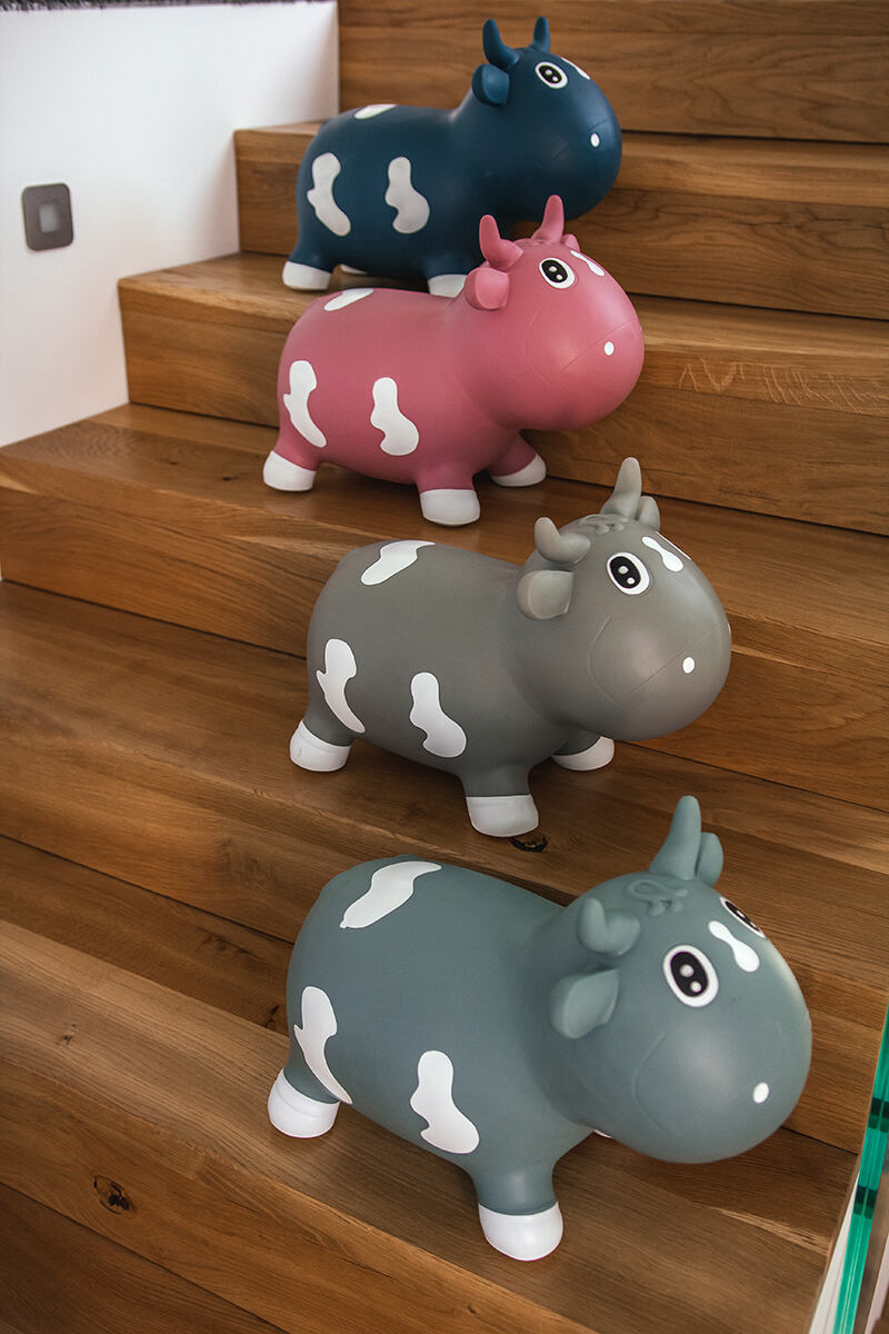KIDZZFARM Skákací zvířátko Milk Cow Junior Petrol