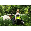 BEC 8211 FARM traktor + voz. BUDDY TOYS